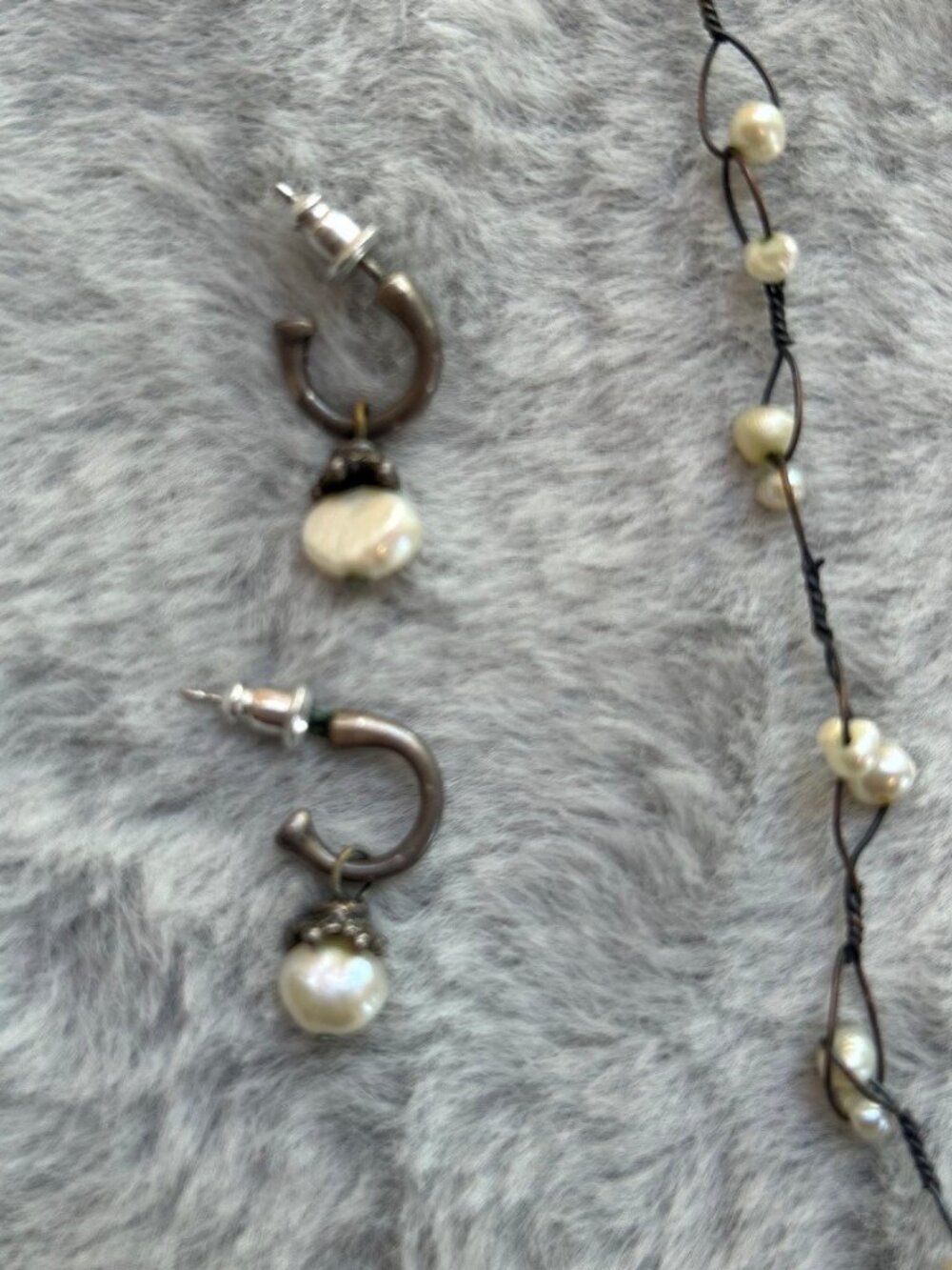EXPRESS Faux Pearl Wire Wrap Necklace Earrings Set Boho Twisted Choker - Picture 6 of 6